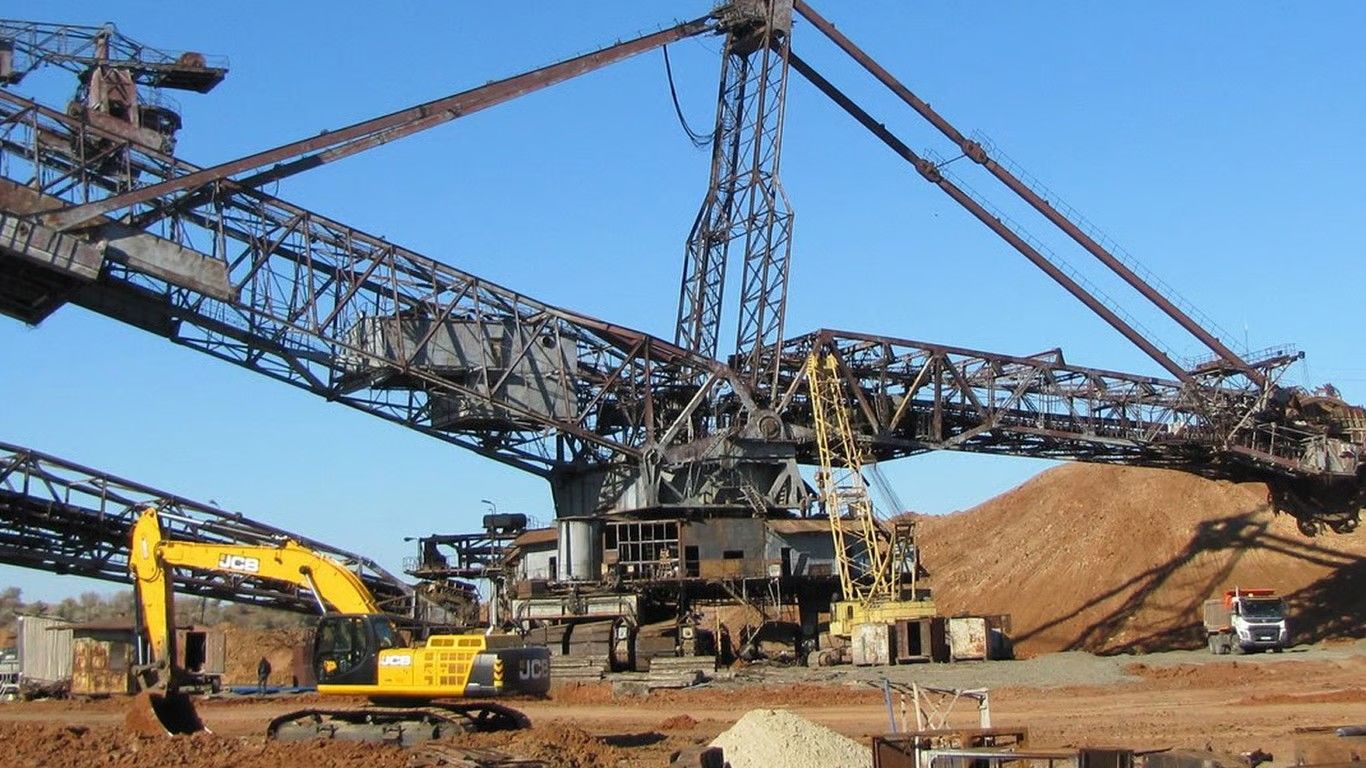 РФ начала разработку крупнейшего в мире месторождения марганца на оккупированной части Запорожской области