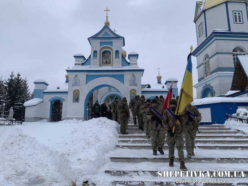Вдихав життя в ікони: славутчани провели у вічність захисника Ярослава Ліпського