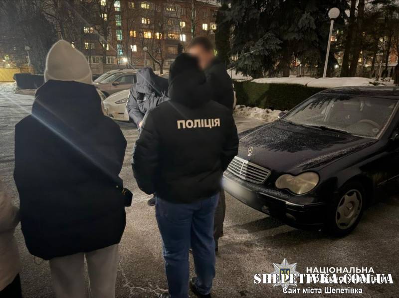 Понад 2000 доларів за автобусний маршрут: затримано посадовця Хмельницької ОВА на неправомірній вигоді