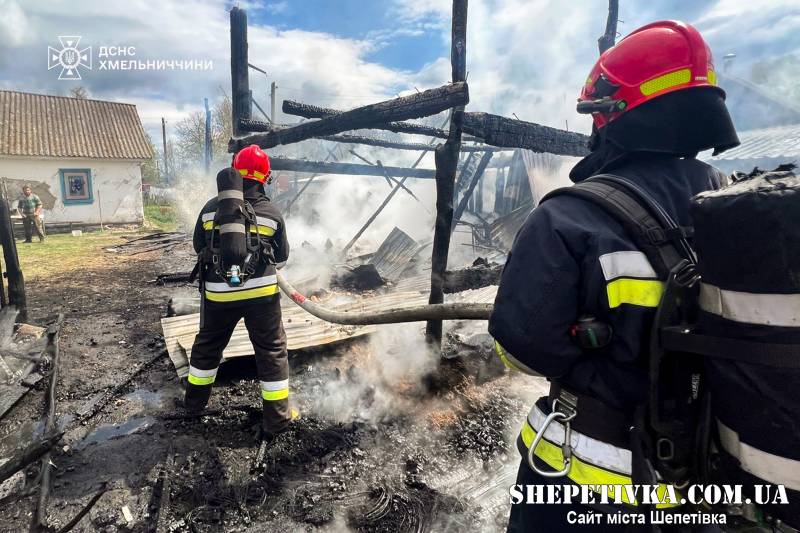 Рятувальники двічі за добу приборкували вогонь у Шепетівському районі