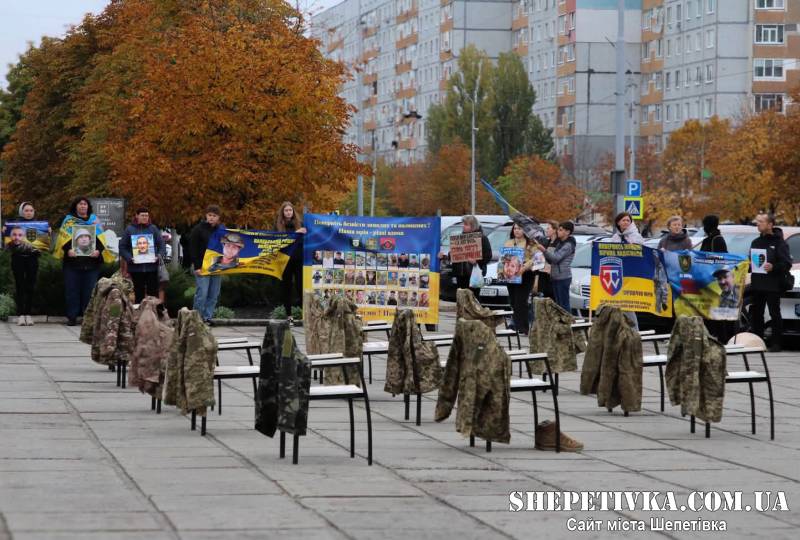 Акція надії у Нетішині: громада вийшла на підтримку військовополонених та безвісти зниклих Захисників