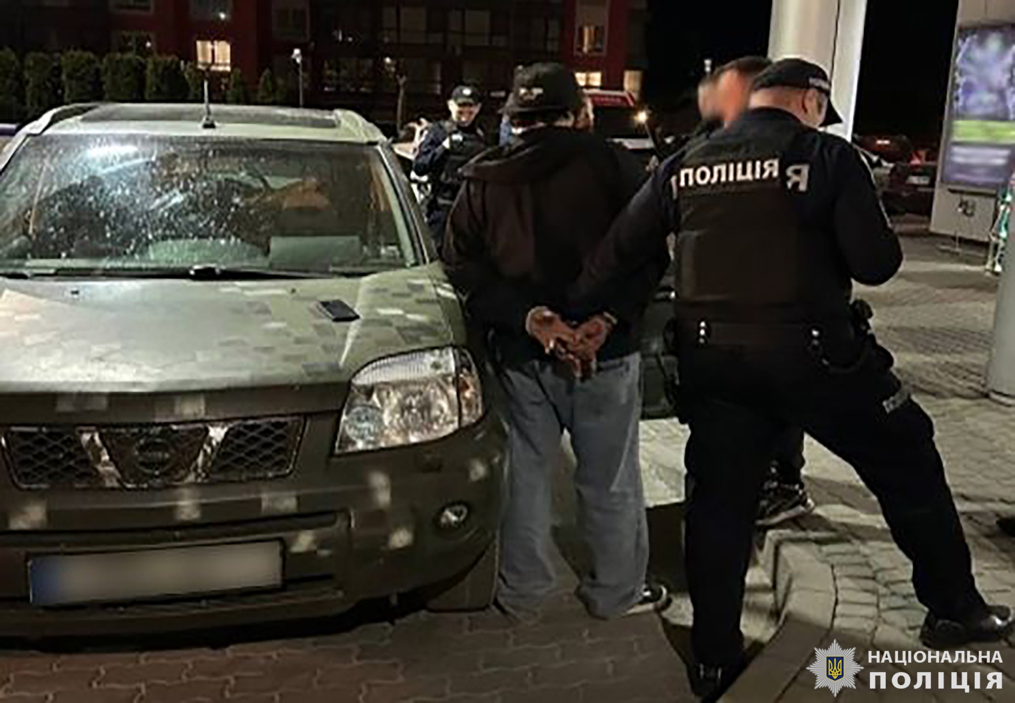 На Львівщині двоє іноземців затримані за озброєний напад на неповнолітнього хлопця. ФОТО
