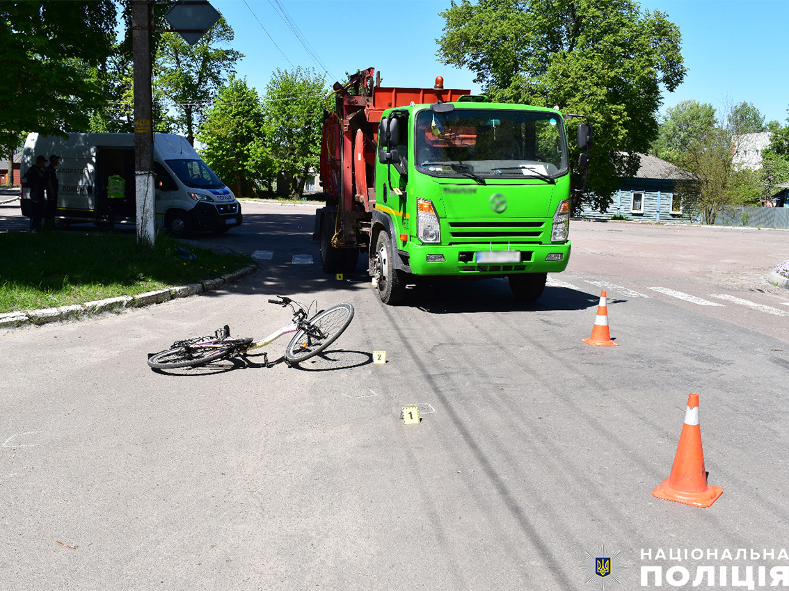 Поліція Чернігівщини шукає свідків смертельної ДТП у Сосниці, в якій загинув велосипедист. ФОТО