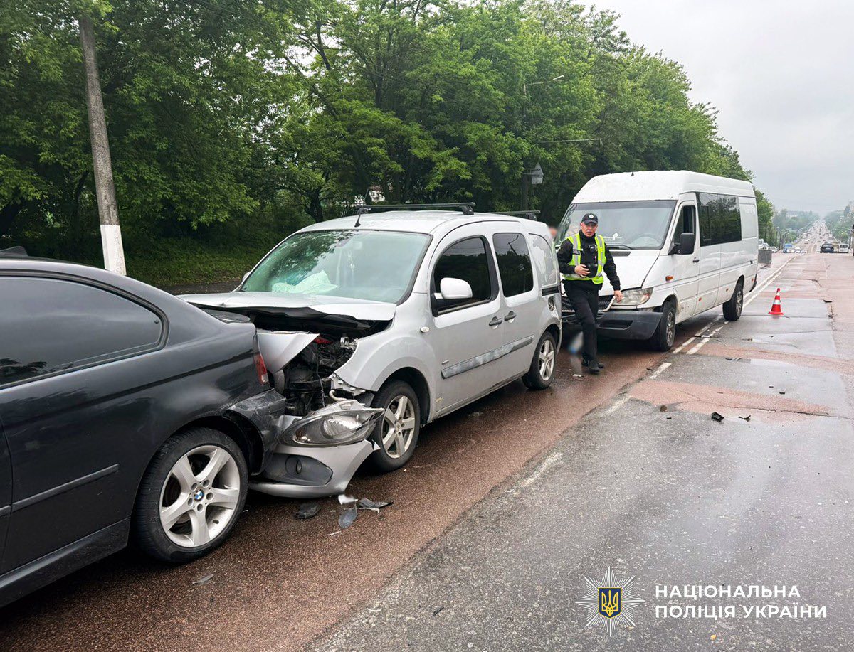 У Житомирі внаслідок потрійної ДТП постраждали жінка та дитина - розпочато розслідування