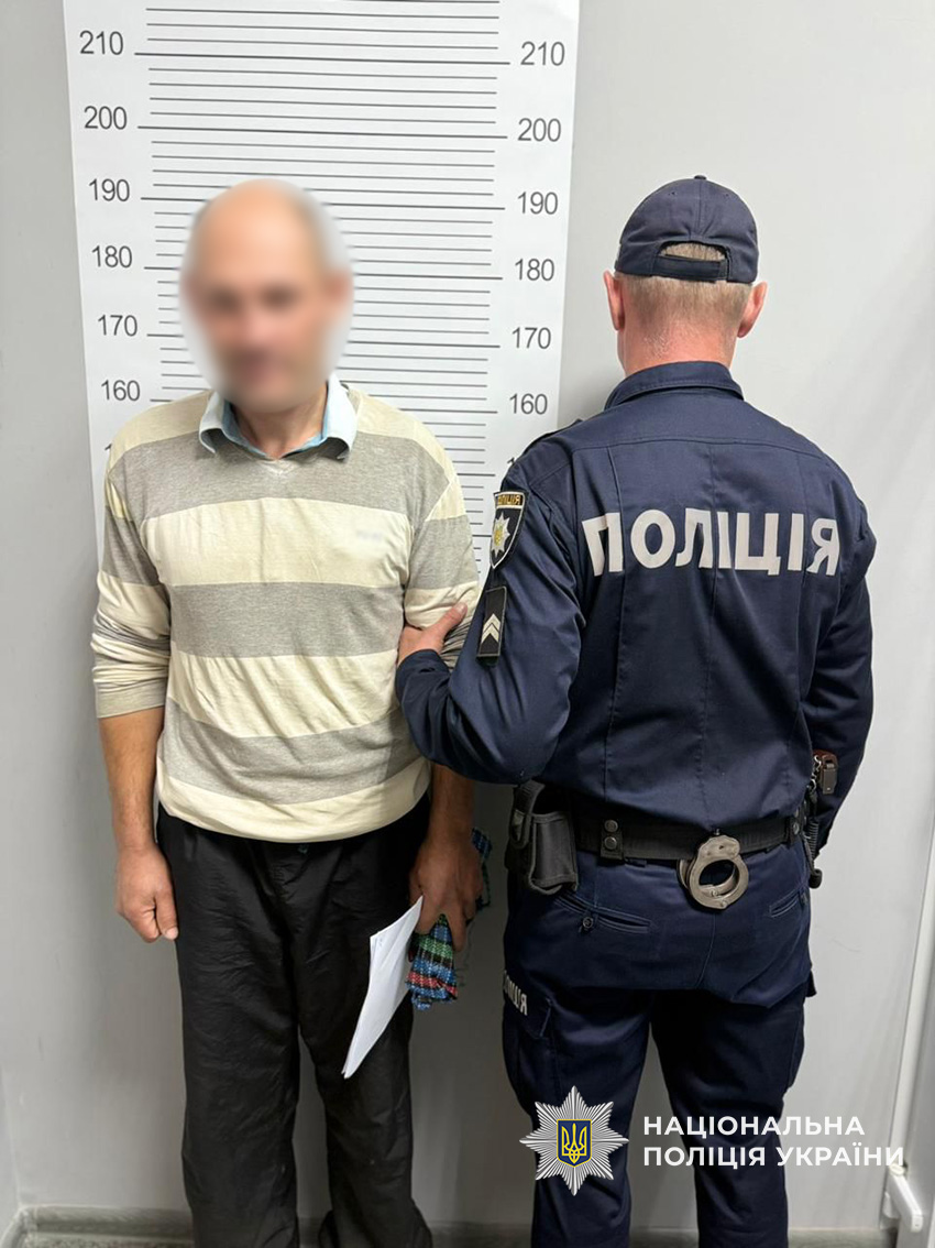 На Чернігівщині поліція затримала зловмисника, який обухом сокири вдарив людину по голові