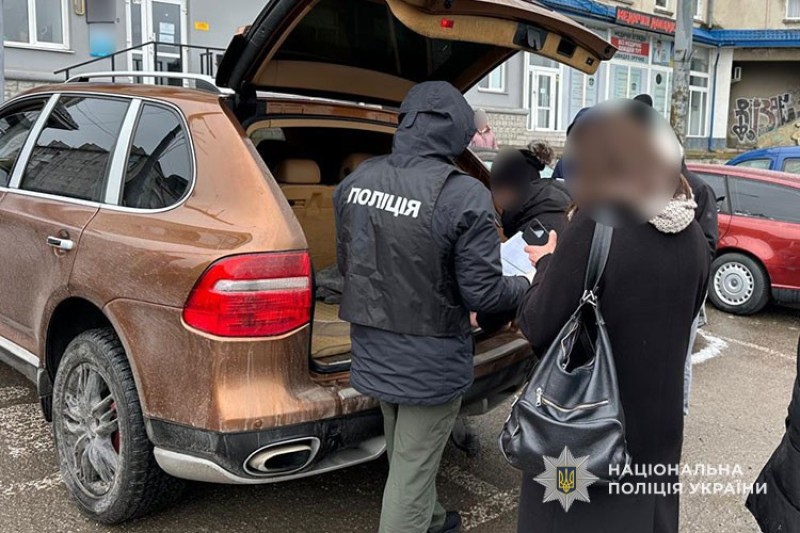 У Тернополі поліцейські затримали чергового «бізнесмена», який наживався на ухилянтах