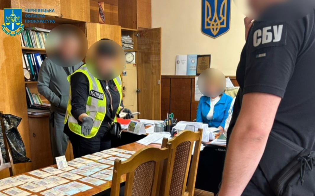 Фіктивне навчання для «ухилянтів» – в. о. директора державного коледжу на Буковині підозрюють у хабарництві
