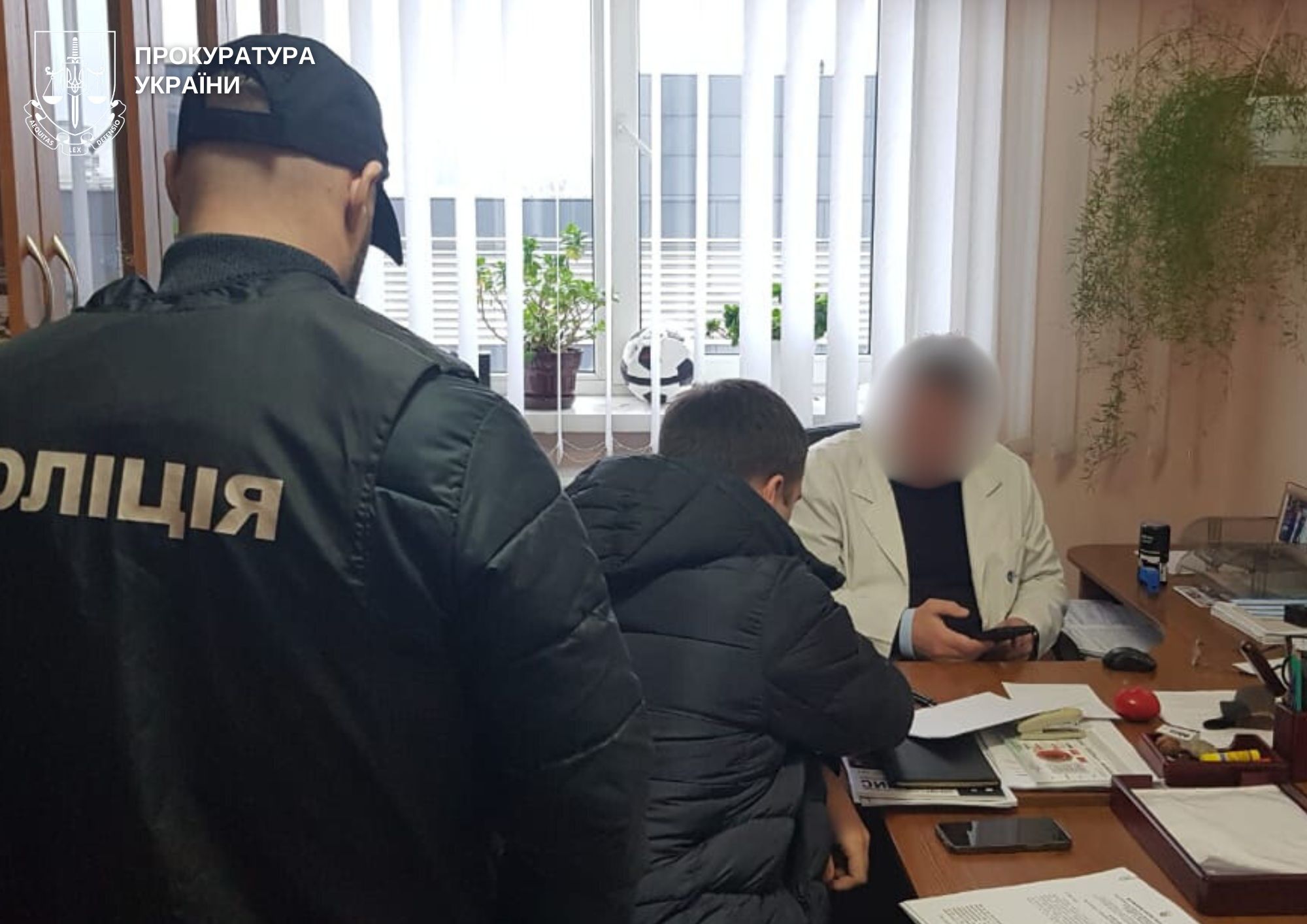 У Житомирі двом лікарям-кардіологам повідомлено про підозру у призначенні інвалідності за хабарі