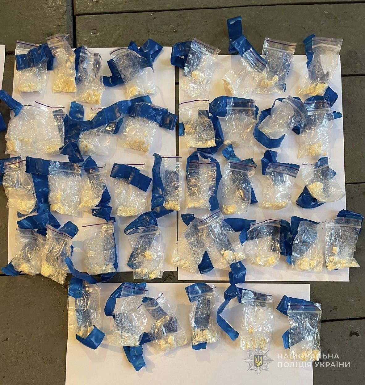 У Луцьку затримано наркодилера, який збував «товар» через закладки та поштові відправлення. ФОТО
