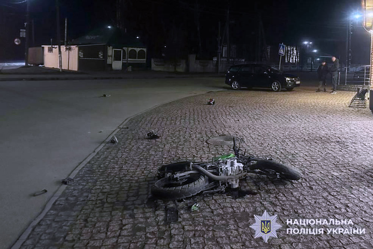 У Полонному, що на Хмельниччині, внаслідок ДТП постраждав неповнолітній мотоцикліст