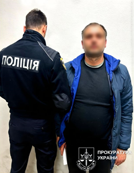 Одного чоловіка вдарив ножем, в іншого кілька разів сапою - на Чернігівщтині судитимуть зловмисника