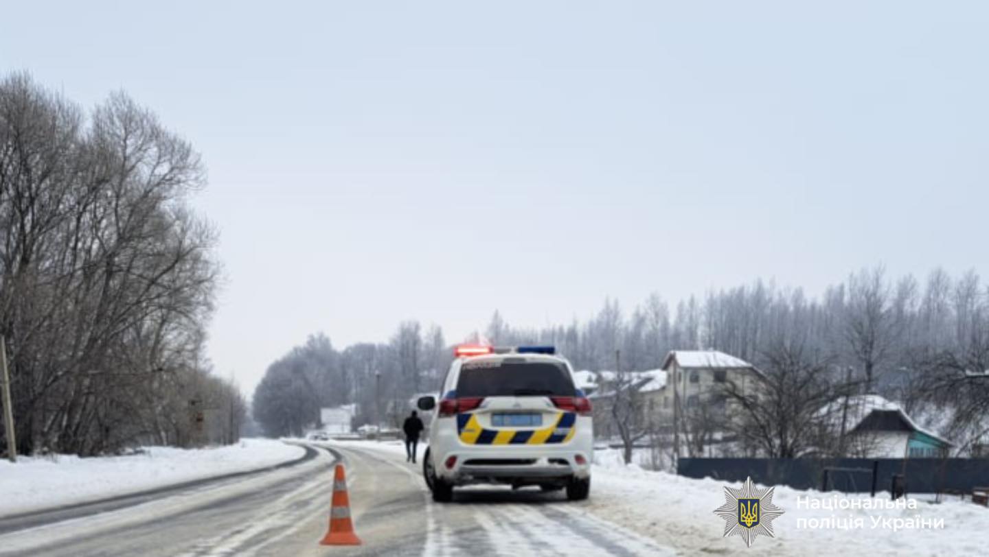 У селі на Івано-Франківщині на проїжджій частині знайдено тіло людини - розпочато розслідування