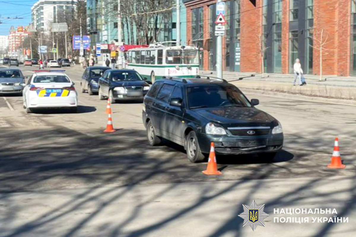 У Хмельницькому внаслідок ДТП постраждала 66-річна жінка - поліція встановлює обставини
