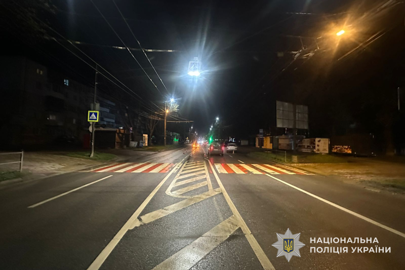У Тернополі кросовер зніс з пішохідного переходу юнака, який потрапив до лікарні