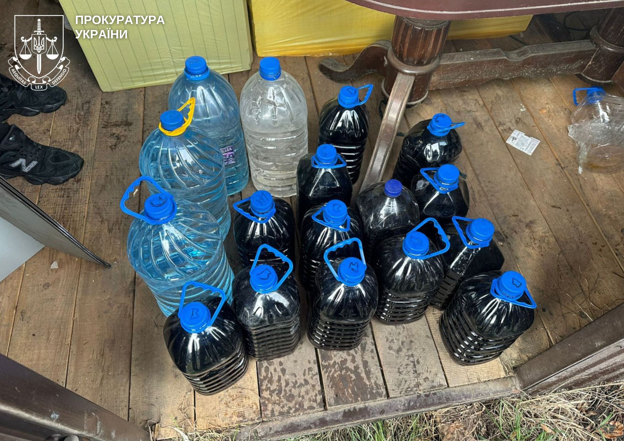 У Києві та Житомирі виявлено та вилучено майже 8 000 літрів фальсифікованого алкоголю