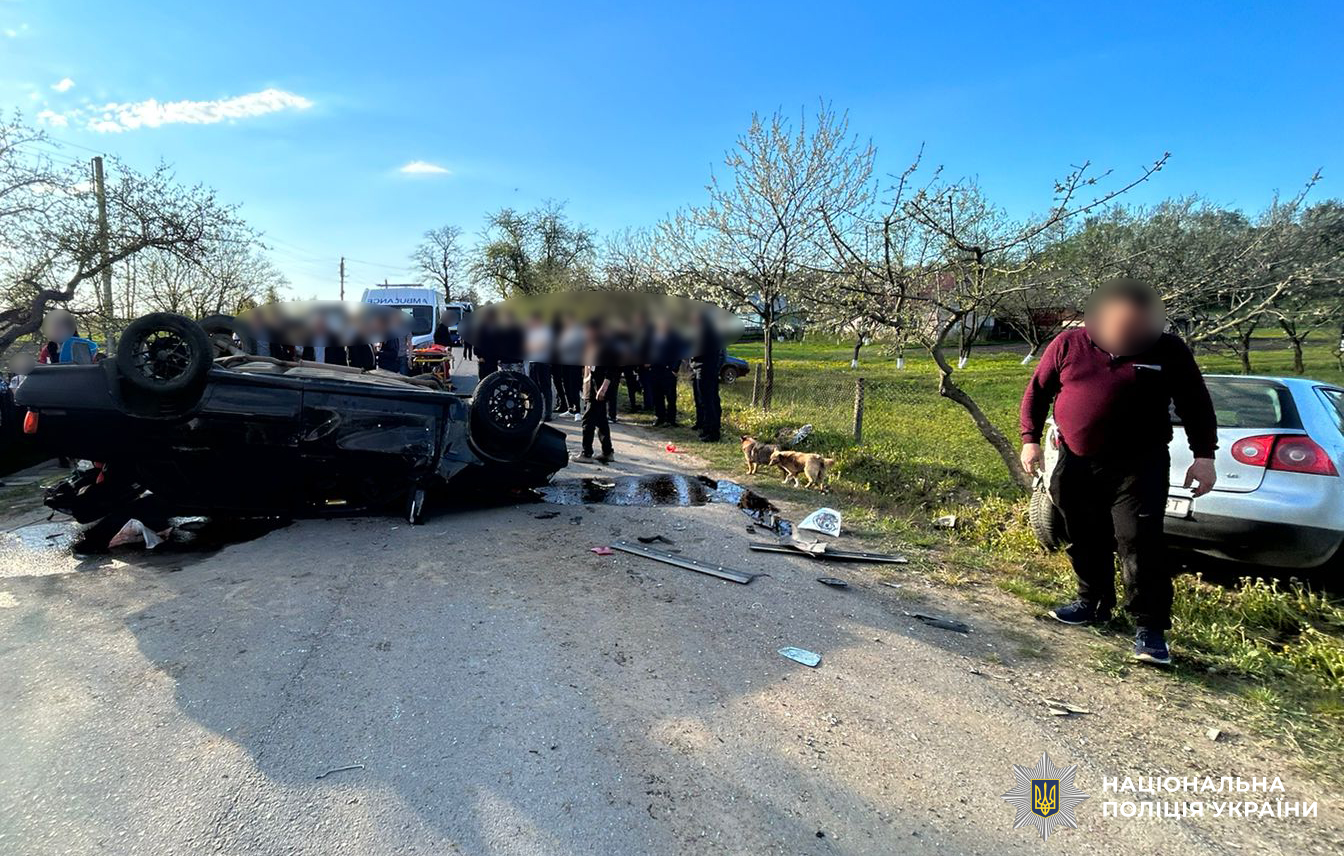 На Буковині поліція встановлює обставини двох ДТП, внаслідок яких постраждали люди