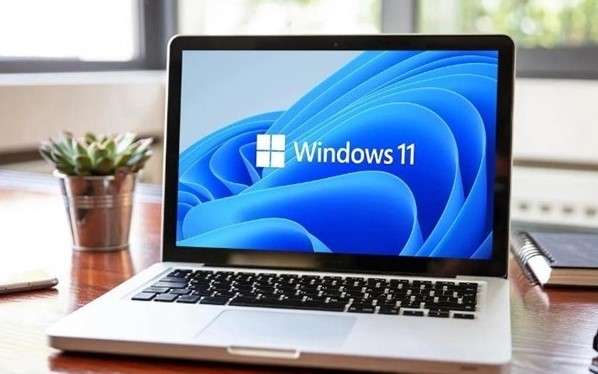 Припинення підтримки Windows 10 спровокувало зростання продажів ПК у світі