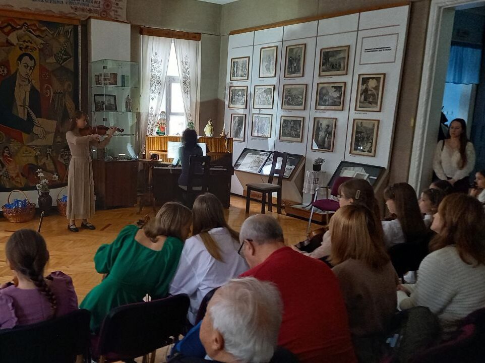 У музеї Котляревського в обласному центрі відбувся концерт юних скрипалів