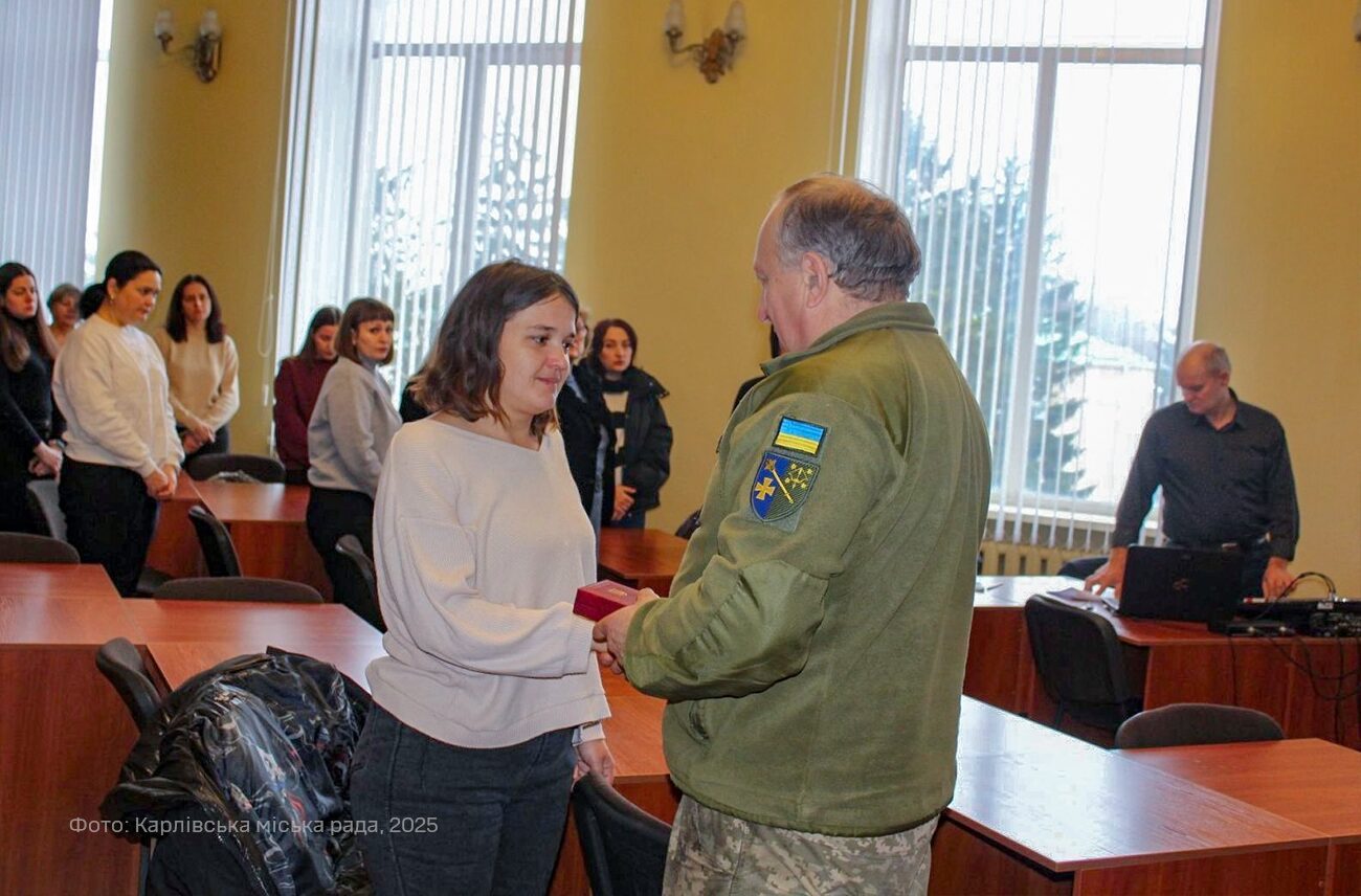 У Карлівській громаді відзначили мужність полеглого воїна, який поліг на Курському напрямку