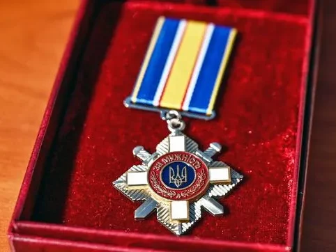 У Сергіївській громаді рідним полеглого Захисника передали державну нагороду