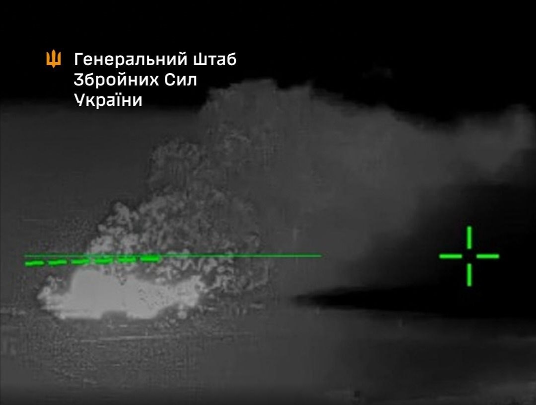 Генштаб: уражено нафтобазу в Криму, нафтоперекачувальну станцію на Краснодарщині, 3 склади БК та живу силу ворога