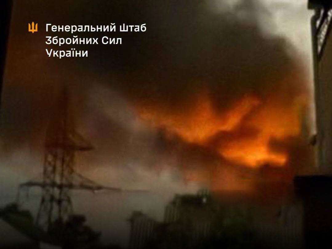 Сили оборони уразили аеродром у Криму, склади боєприпасів та стратегічні мости