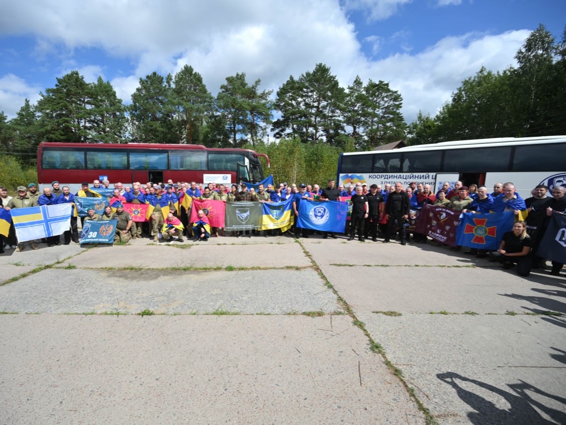 В Україну під час обміну полоненими повернули трьох захисників із Полтавщини
