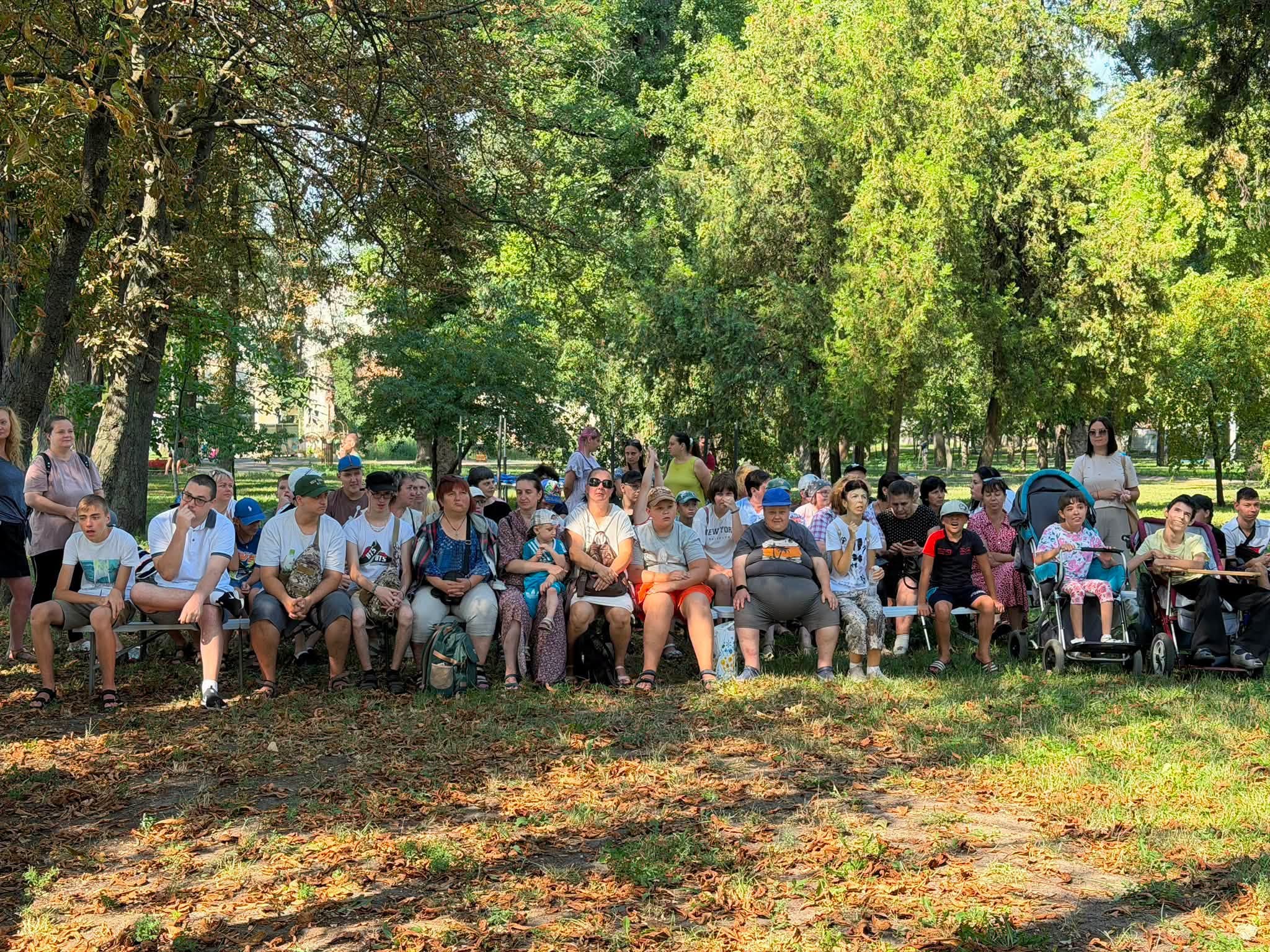 Подарунки з Німеччини та смачна піца: у Міському саду Кременчука влаштували інклюзивний табір для дітей і молоді