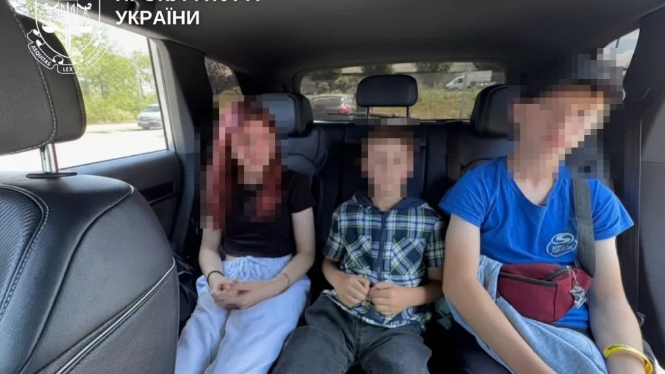 На Рівненщині жінку підозрюють у продажу трьох дітей для жебрацтва та залученні доньки до наркоторгівлі