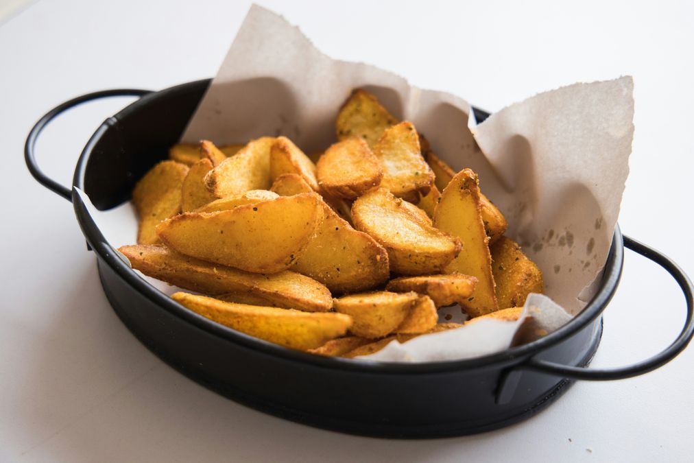 Такой вкусной картошки вы еще не ели: элементарный рецепт в духовке