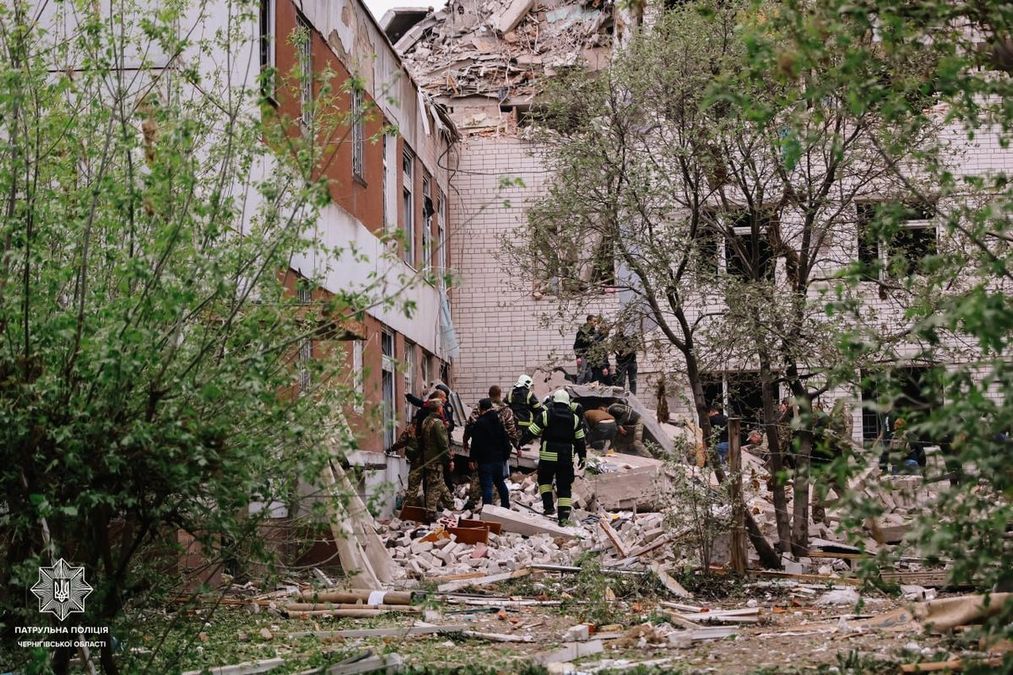 Жуткая атака по Чернигову: кадры первых минут после ракетного удара россиян