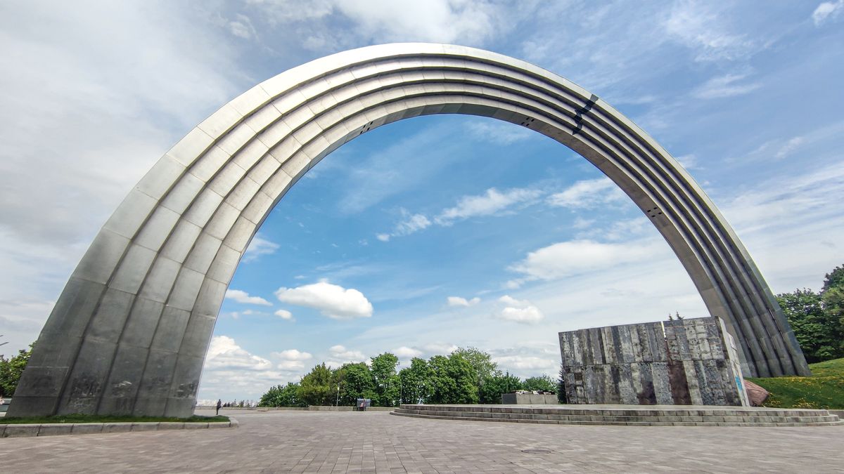 В Киеве поставили точку относительно демонтажа арки "Дружбы народов"