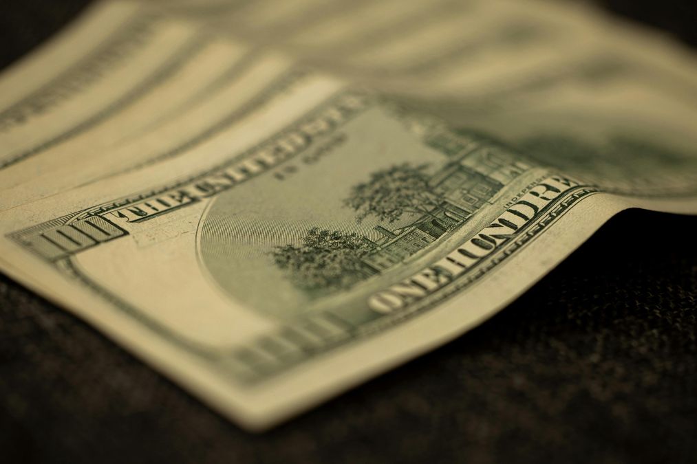 Сколько стоит старый доллар: цена купюры 2006 года в Украине