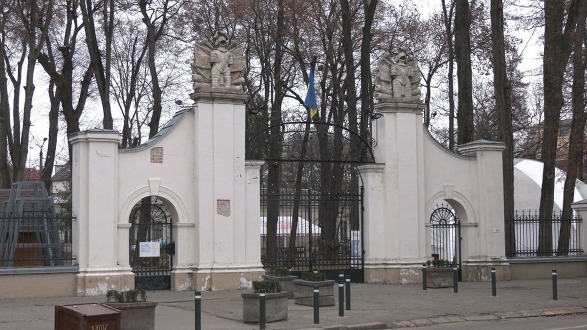 Самое старое здание в Ивано-Франковске: что известно о его истории и современном виде