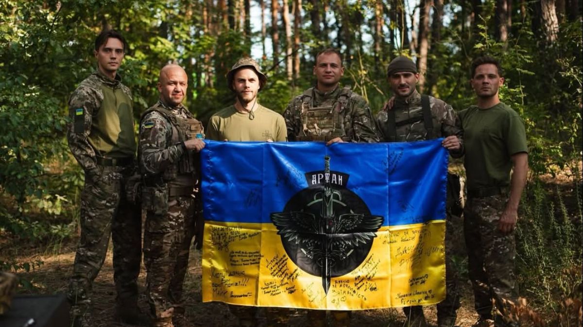 После демобилизации: Андрей Фединчик неожиданно показался в военной форме