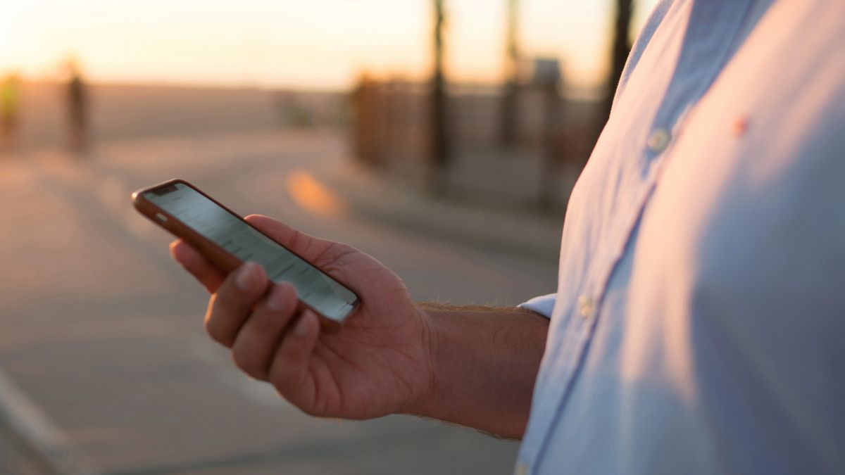 Новая жизнь старого смартфона – превратите ненужный гаджет в персональную библиотеку