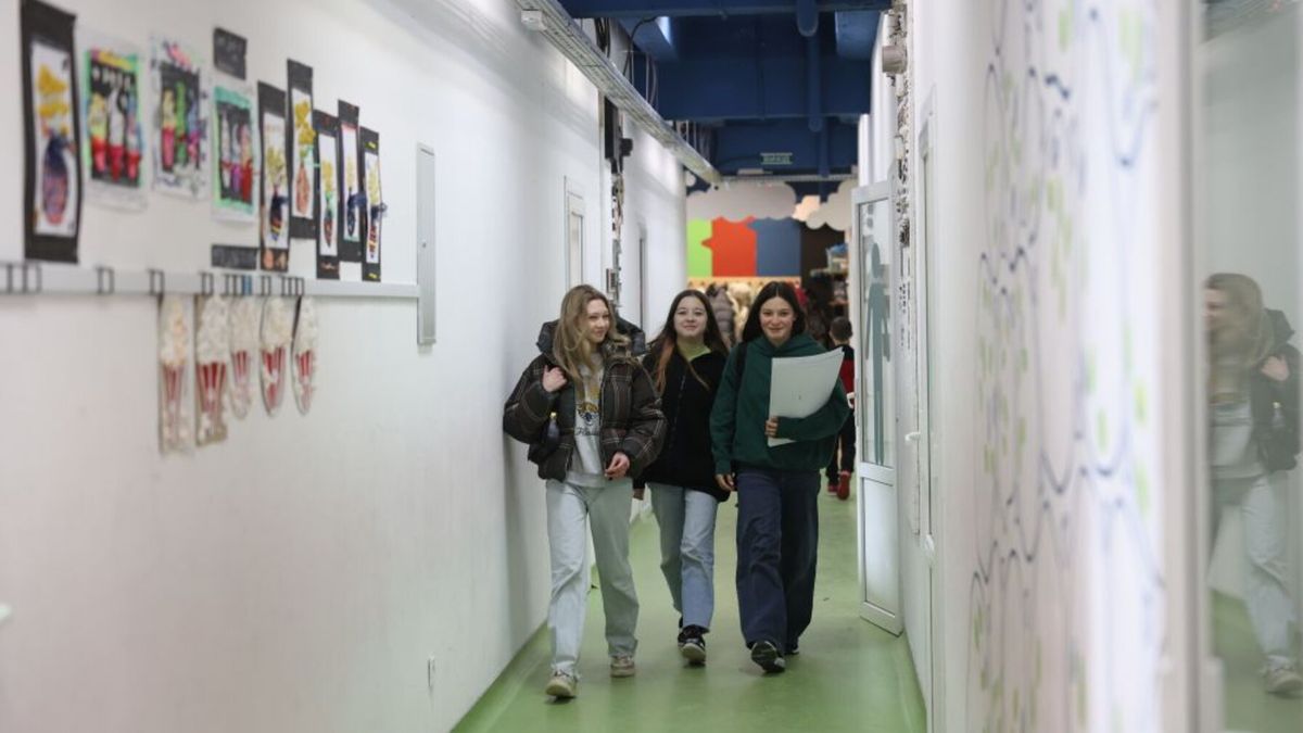 Разные даты и дополнительный отдых: когда весенние каникулы в школах Львова