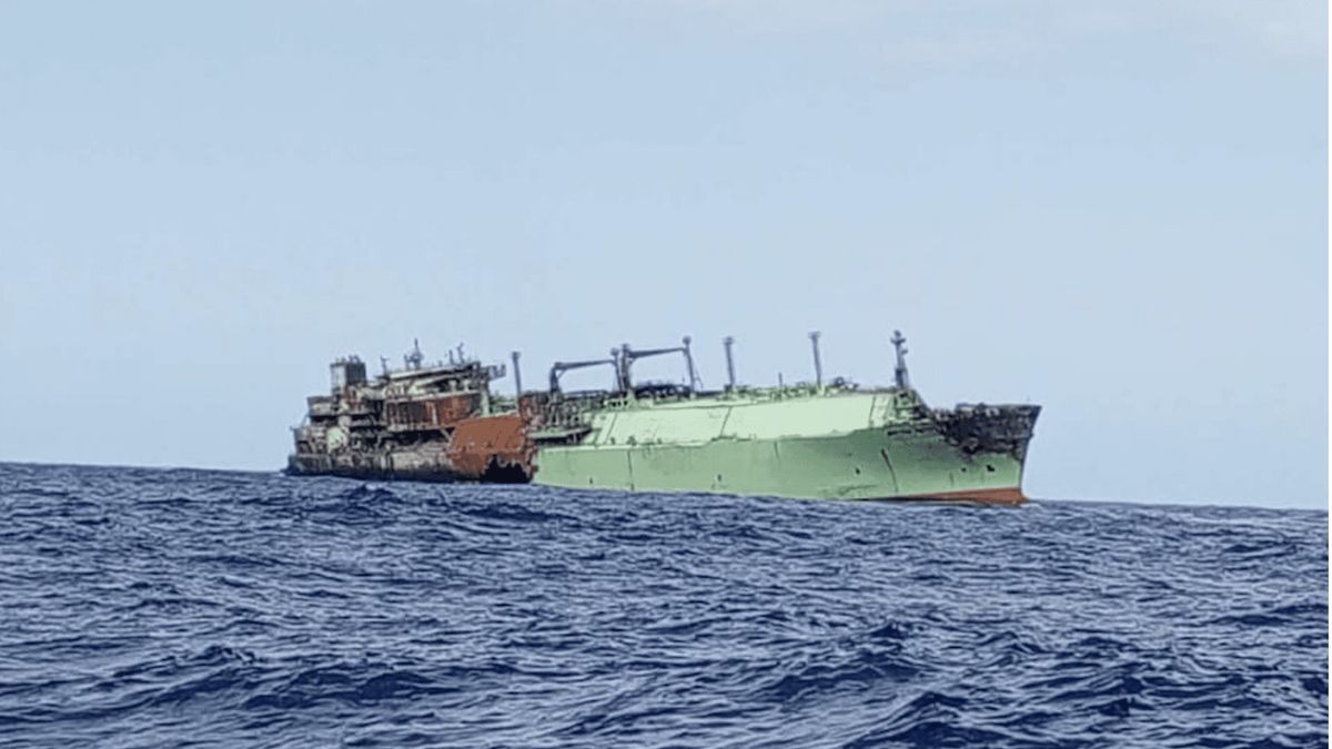 Российский танкер дрейфует в Средиземном море: СМИ пишут об угрозе взрыва