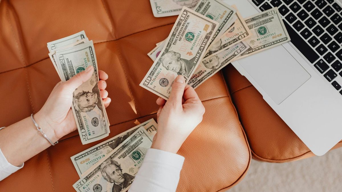 Цены в обменниках идут вверх – какой курс доллара предлагают украинцам