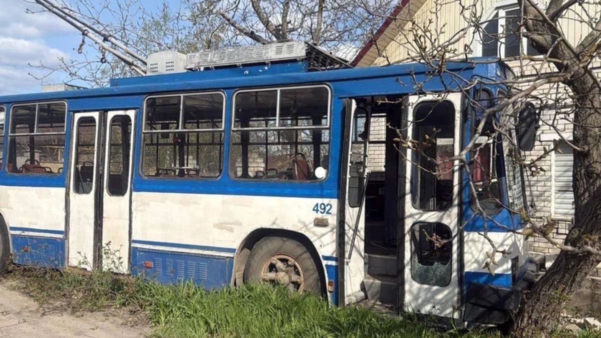 В Херсоне из-за ситуации с безопасностью остановили движение троллейбусов: пока будет действовать ограничение