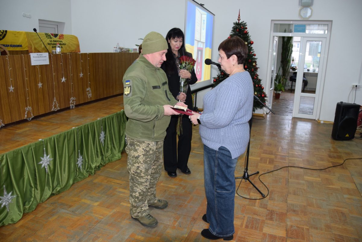 Родинам загиблих захисників у Петровому вручили державні нагороди посмертно