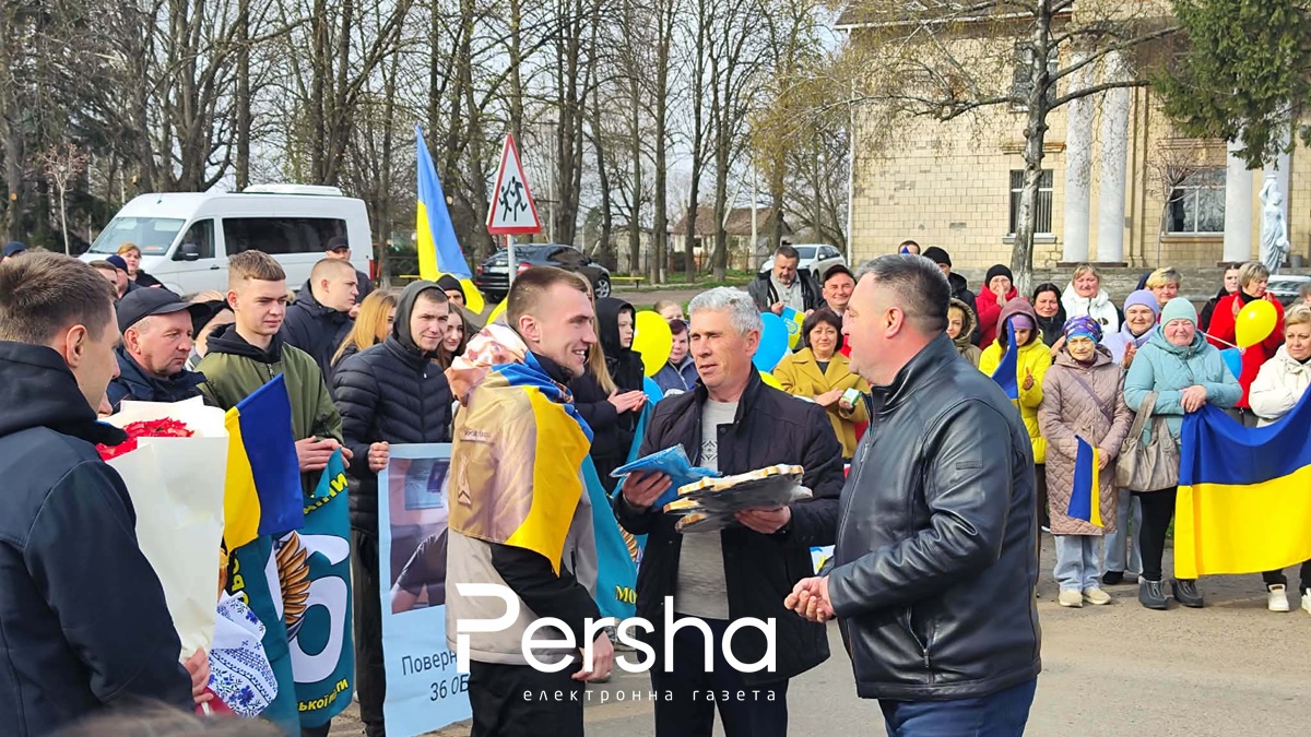 Як на Кіровоградщині зустріли звільненого з полону азовця Віталія Малюгу