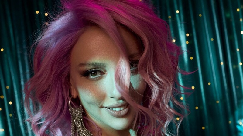 Песня воскресенья на Одесса News: Оля Полякова, «Жінка Сніжинка»