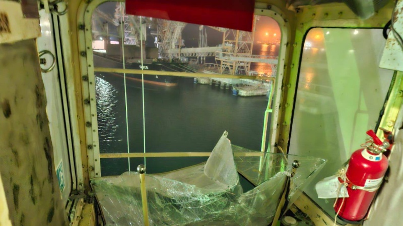 Ночью враг ударил по двум танкерам с зерном в порту в Одесской области