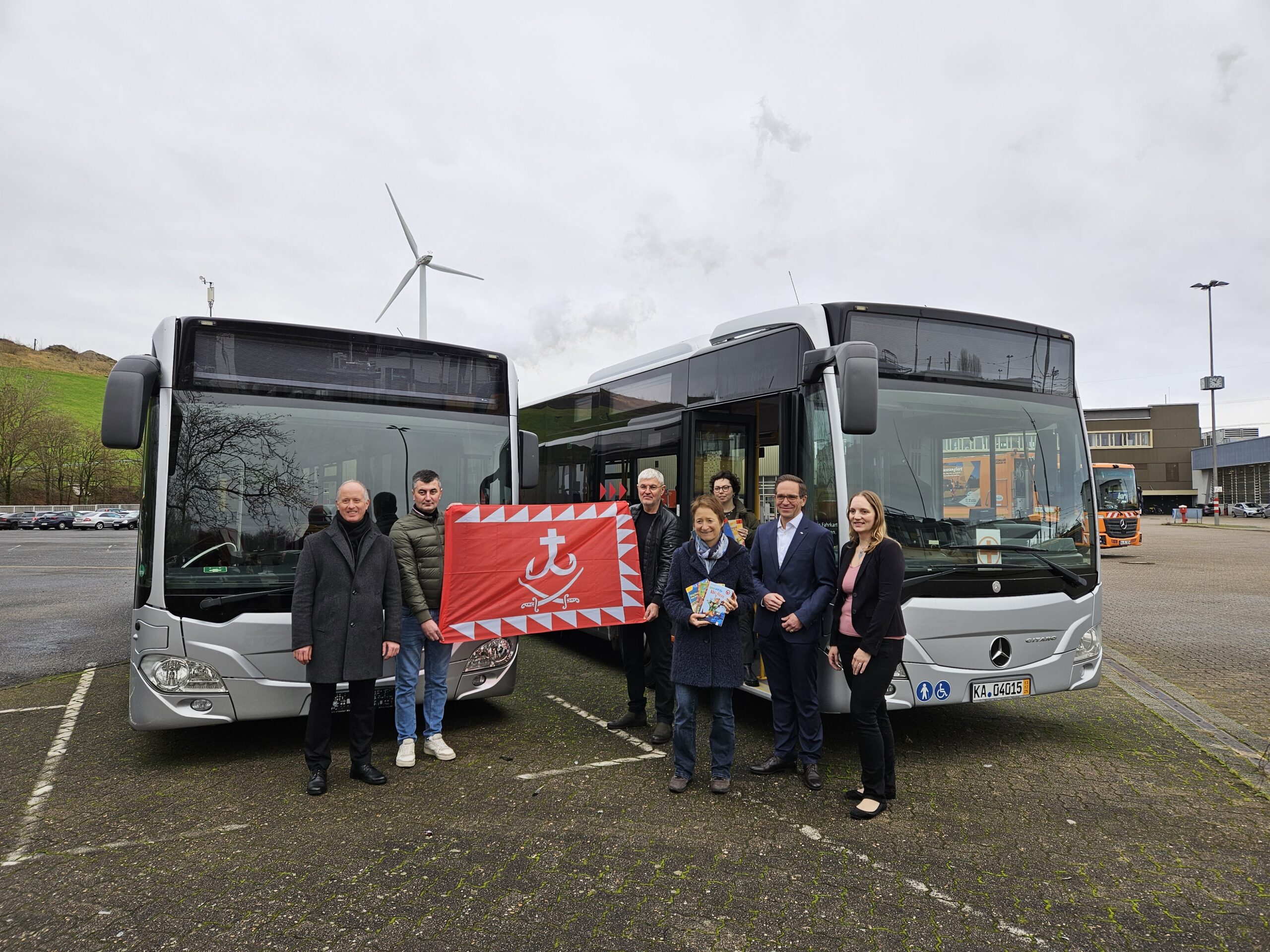 Вінниця отримала від міста-побратима Карлсруе сучасні автобуси Mercedes Citaro та медичне оснащення