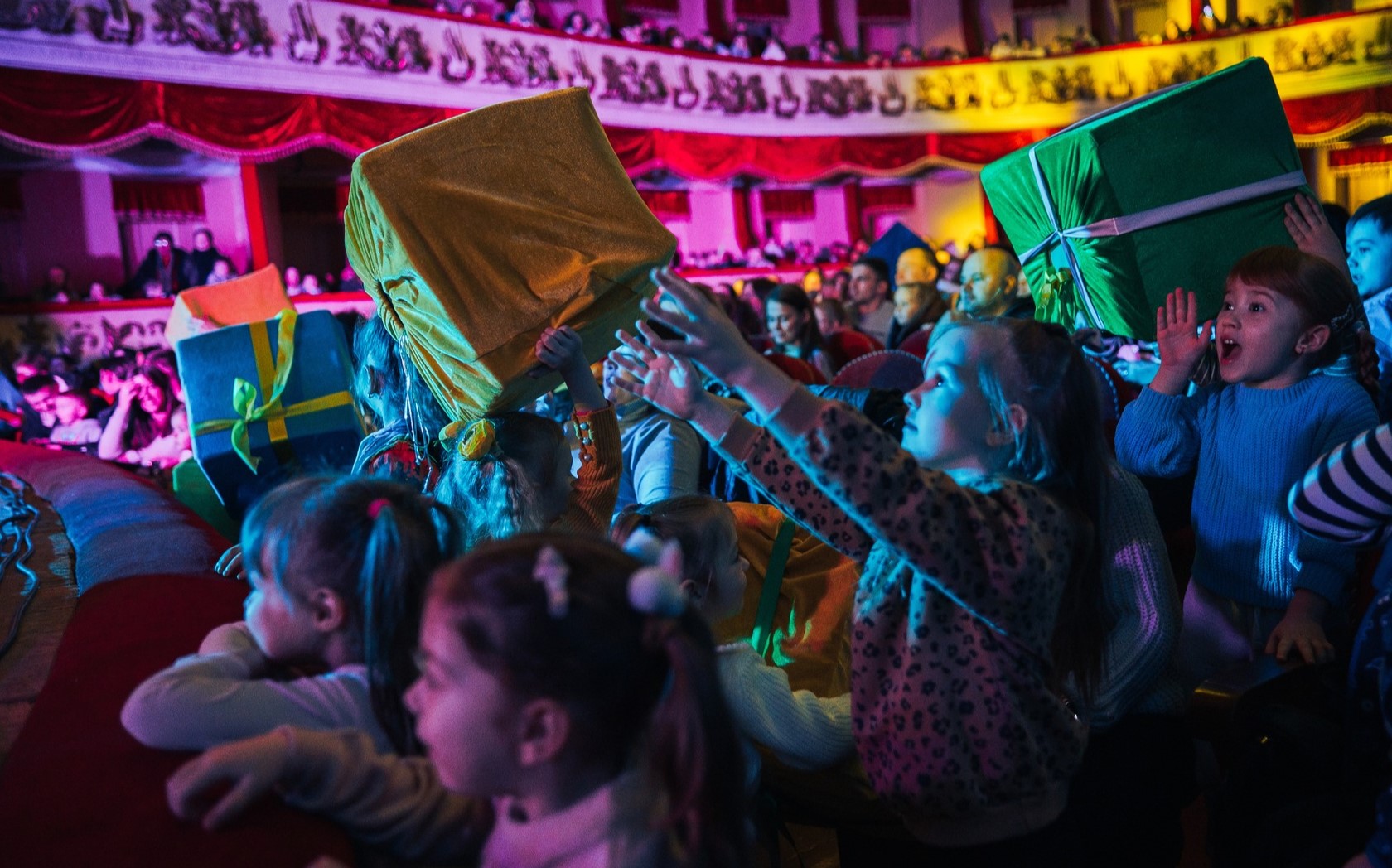 З танцями й забавами: Діток у неділю у Вінниці запрошують на шоу-виставу «Новорічна Місія...