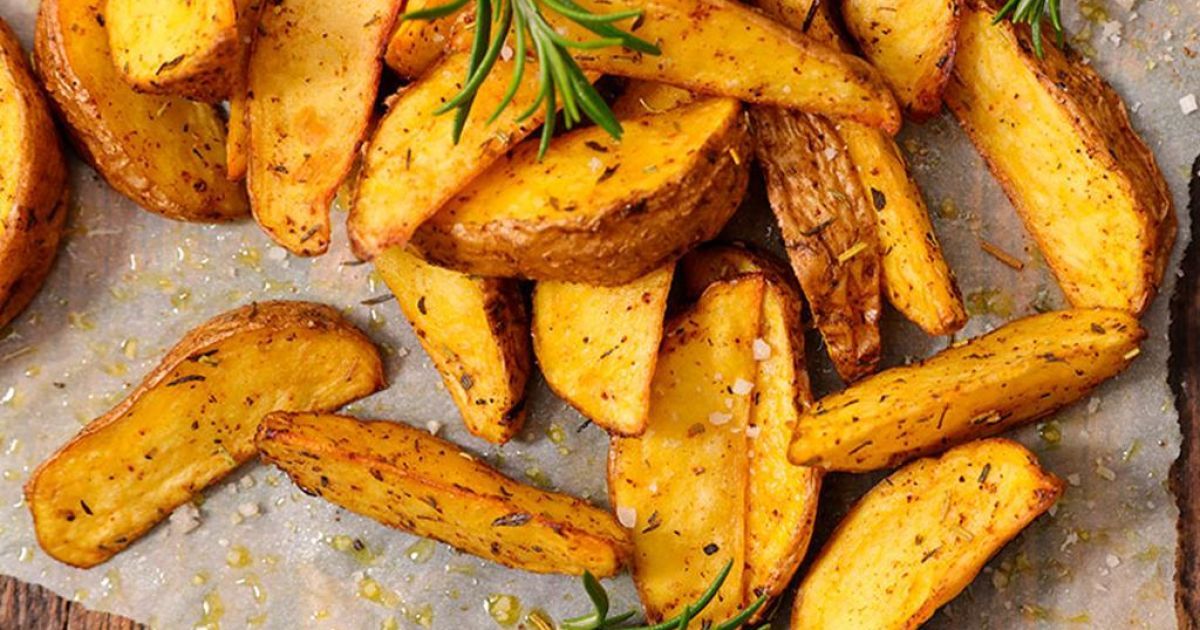 Картопля по-селянськи з часником і паприкою