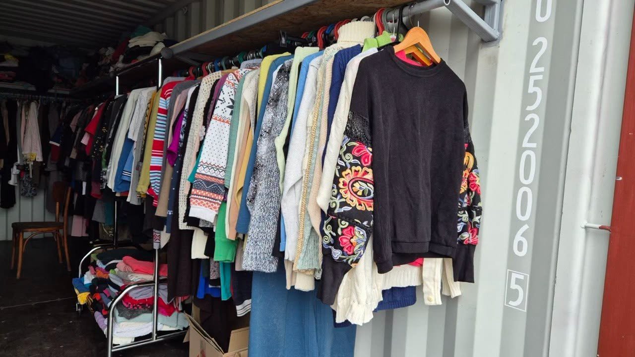 Друге життя для речей: у Вінниці стартувало опитування щодо встановлення контейнерів для одягу