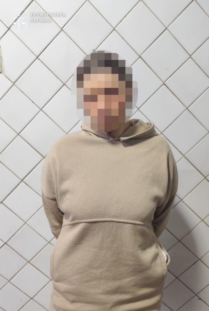 Матір залучала 13-річну доньку до виготовлення порнографії