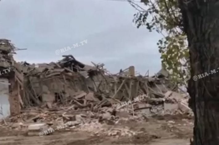 Появилось новое видео с места взрыва в казарме орков под Мелитополем (видео, фото)